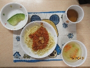 今日の給食とおやつ6月3日